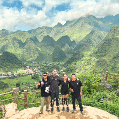 twin mountains Ha Giang Premium En Español